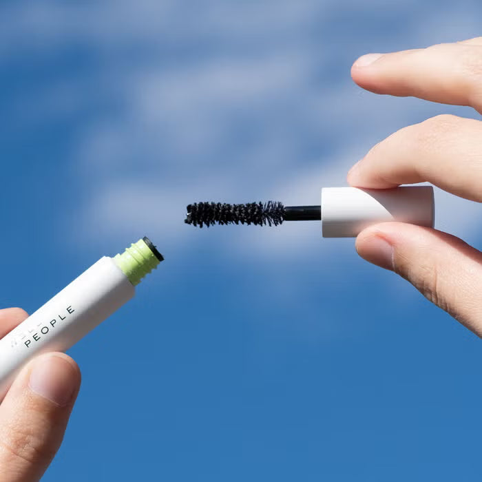 well people mini volumizing mascara